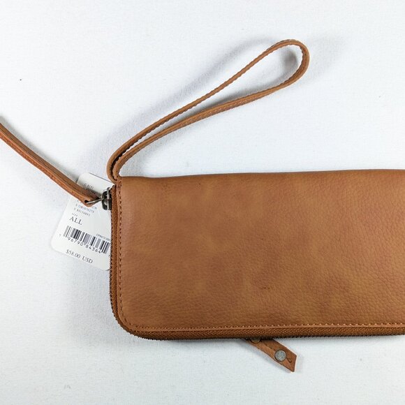 Free People Wallet Wristlet in Distressed Caramel Brown Vegan Leather-look - Picture 3 of 9